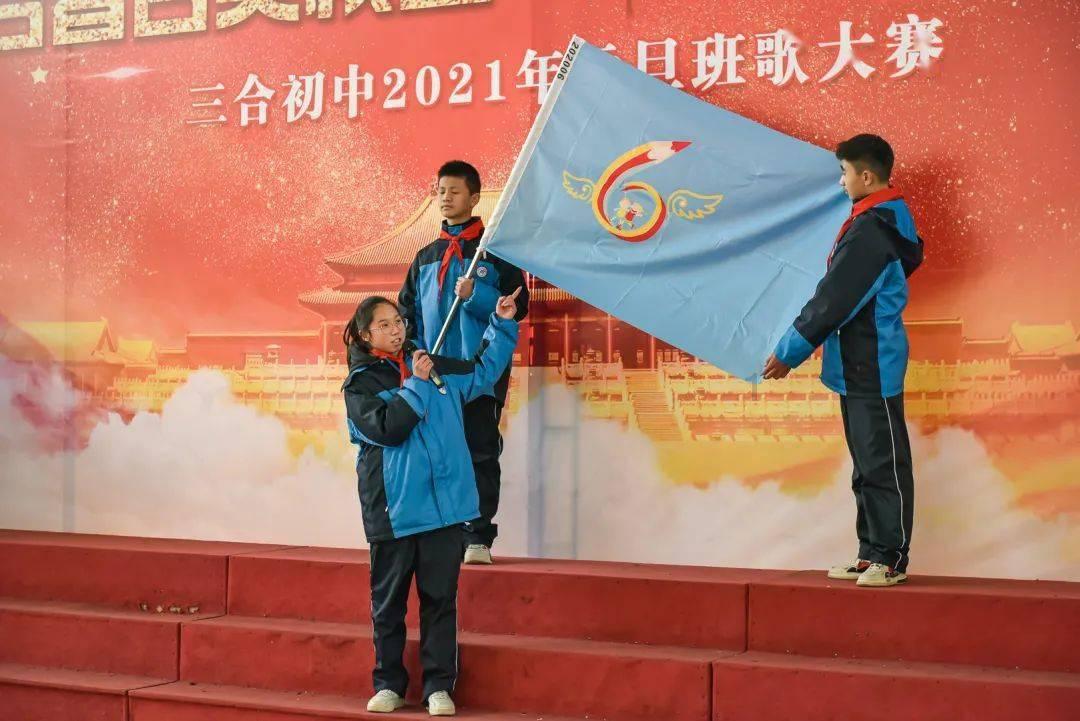 救援爱图画的男孩